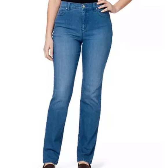 Gloria Vanderbilt Denim - 2/$10 NWT Gloria Vanderbilt Amanda Jeans